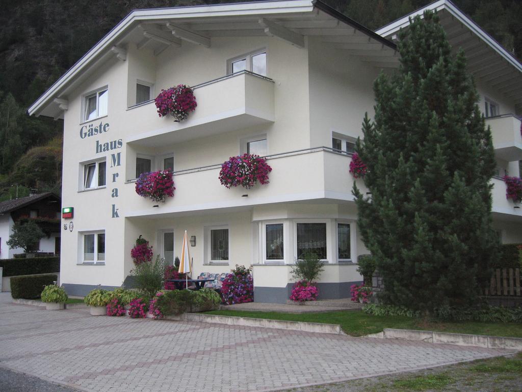 Gaestehaus Mrak Längenfeld Exteriér fotografie